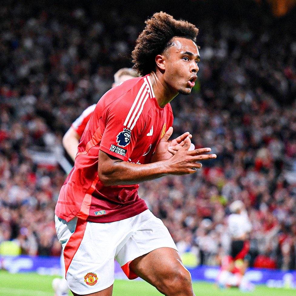 都盯上曼联了！曝科莫冬窗租齐尔克泽，4200万欧射手被阿莫林弃用